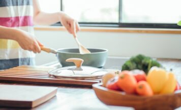 食中毒に注意！作り置きの調理で気を付けるポイントとは？