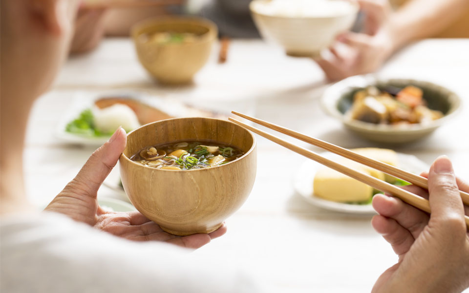 腸活に「毎日1杯」の味噌汁を｜おすすめ具材やレシピも紹介