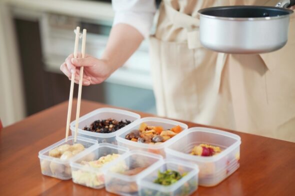 作り置きで栄養満点の食卓へ！栄養バランスを整えるおかずの組み合わせと調理・保存のコツ